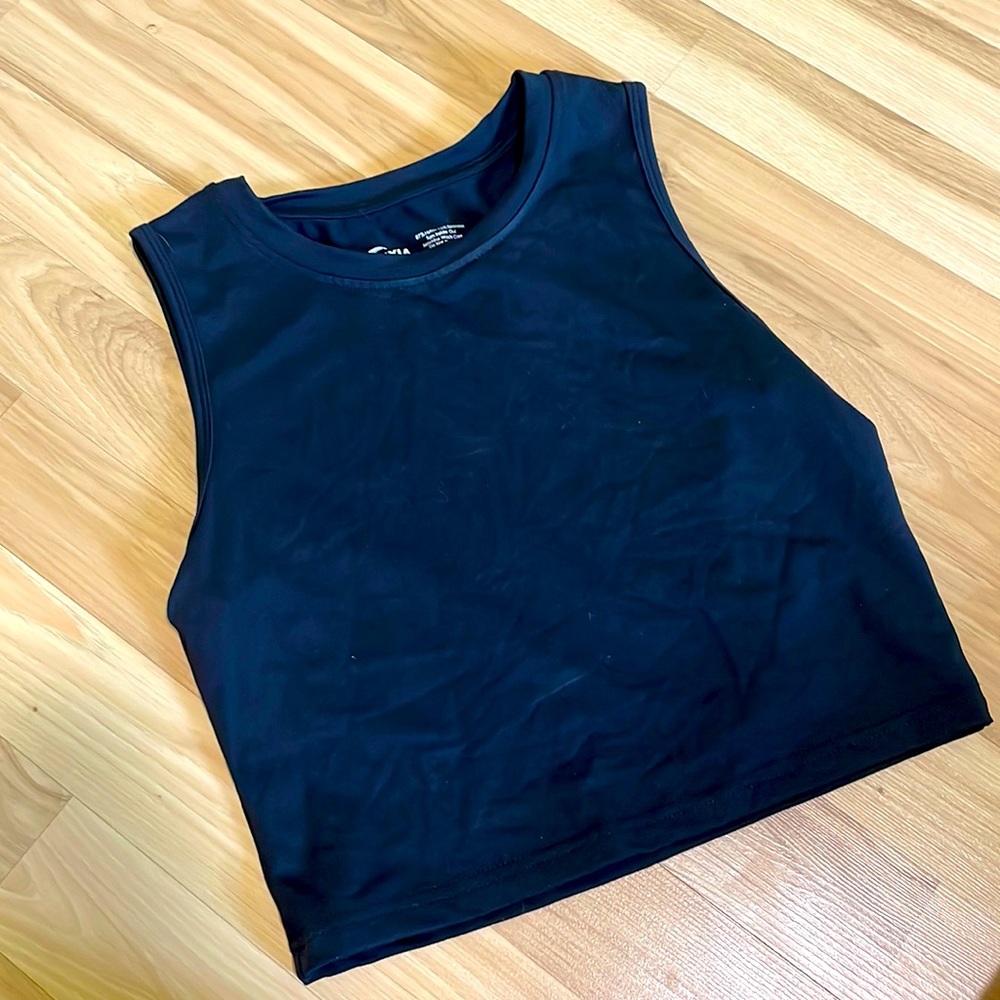 Black Zyia Muscle Crop